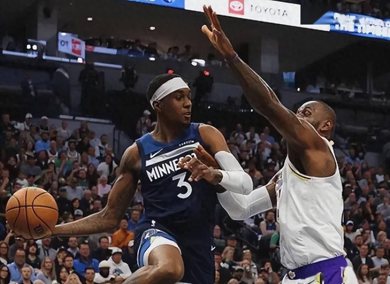 篮网队连胜终结，输给雄鹿队