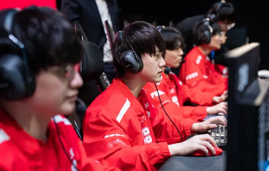 JackeyLove在勇士比赛中突破纪录，挺进下一轮引发热议！的简单介绍